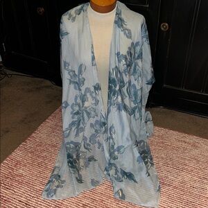 LC Lauren Conrad Blue Floral Sheer Kimono